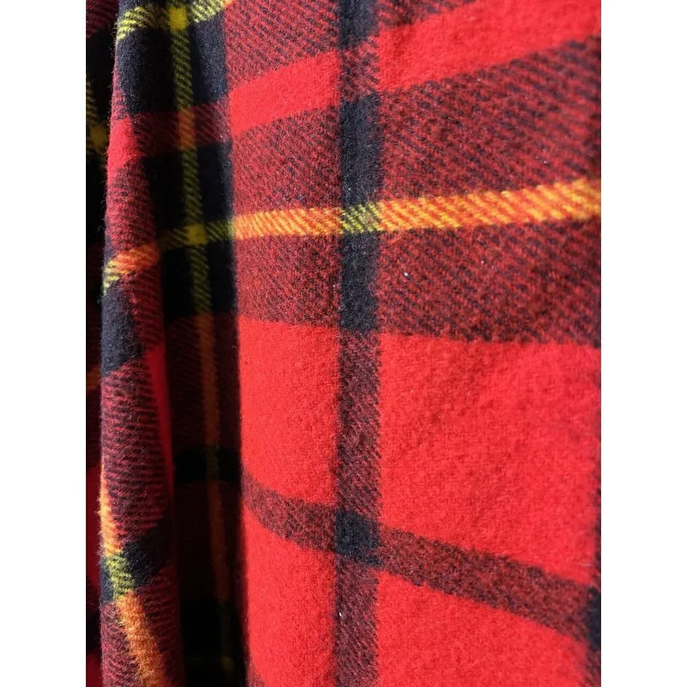 Vtg FARIBO Fluff Loomed Red Black‎ Plaid Throw Blanket 55”x55” Camp Picnic READ